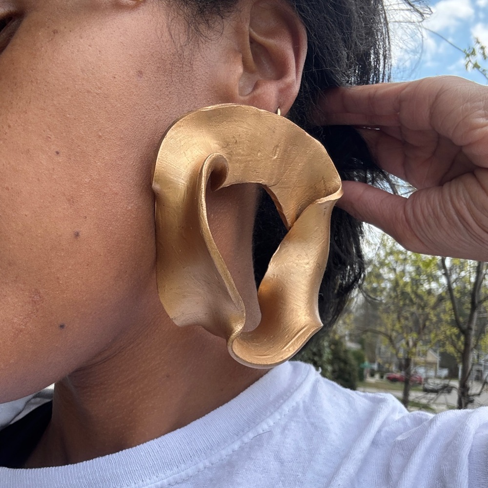 Elegant Gold Statement Earrings - Picture 3 of 6